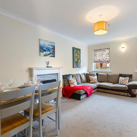 Pass The Keys Central Townhouse With Free Parking York Bagian luar foto