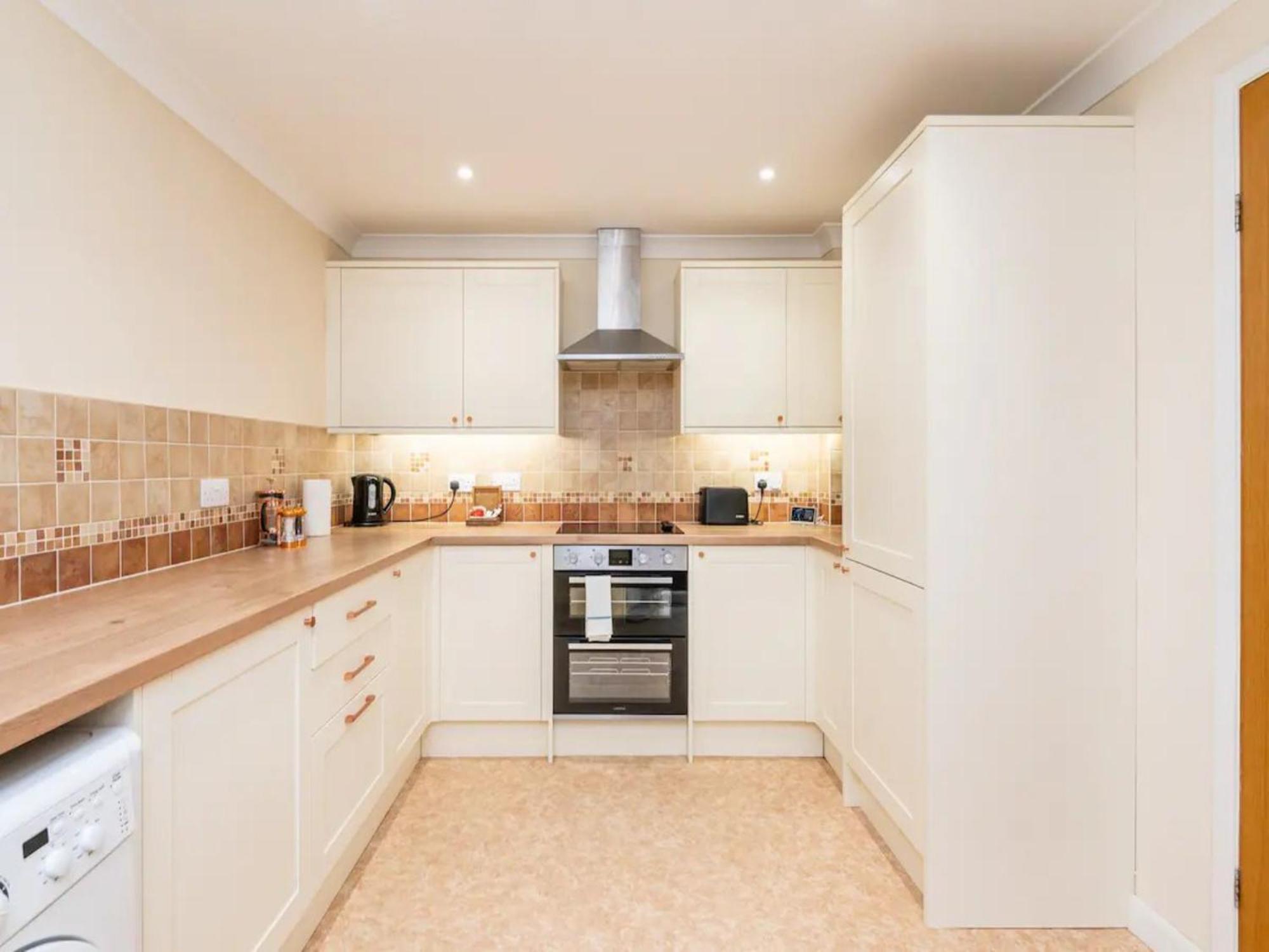 Pass The Keys Central Townhouse With Free Parking York Bagian luar foto