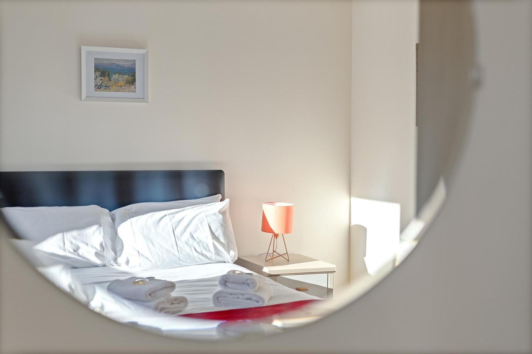 Pass The Keys Central Townhouse With Free Parking York Bagian luar foto