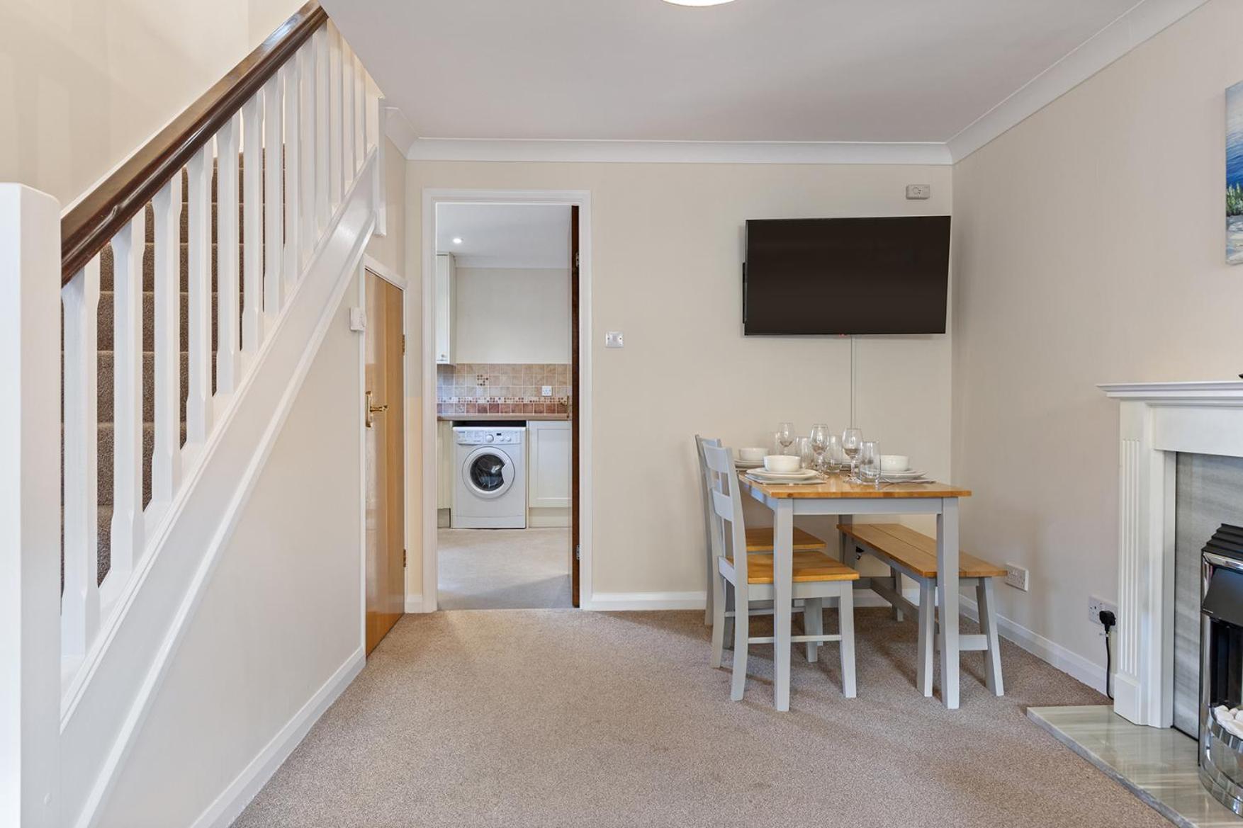 Pass The Keys Central Townhouse With Free Parking York Bagian luar foto